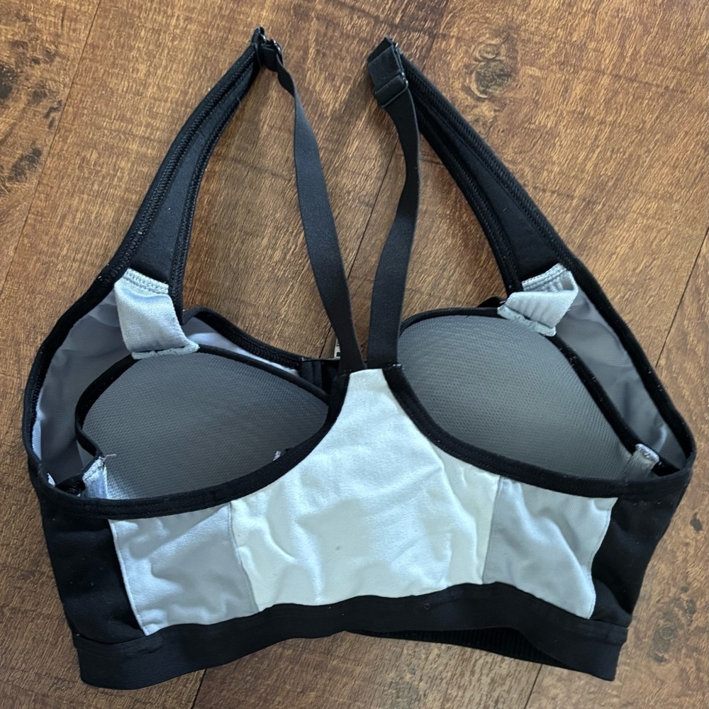 Victoria’s Secret sport knockout front close sports bra sz 32D - Picture 7 of 8